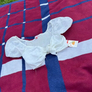 Mele & Pere tie front white puff sleeve crop top 
Women’s S small